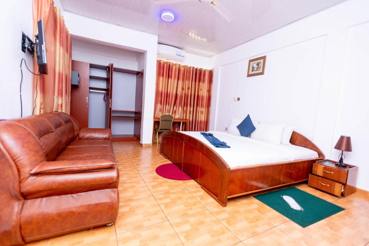 Sky Plus Hotel & Resort Ho Екстериор снимка