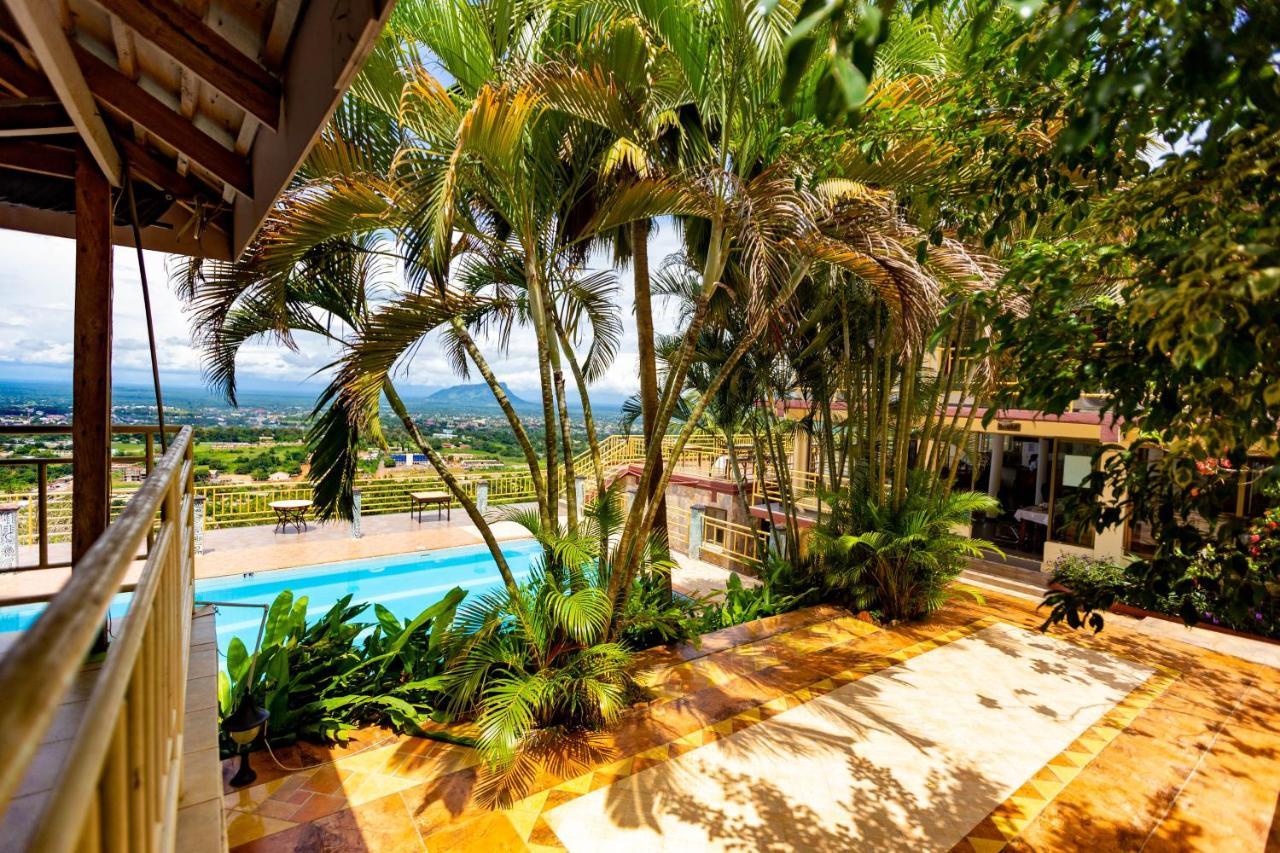 Sky Plus Hotel & Resort Ho Екстериор снимка