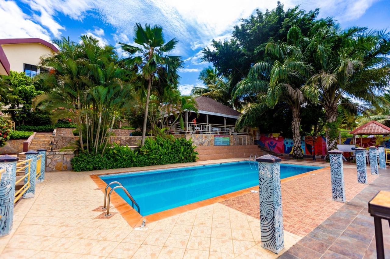 Sky Plus Hotel & Resort Ho Екстериор снимка